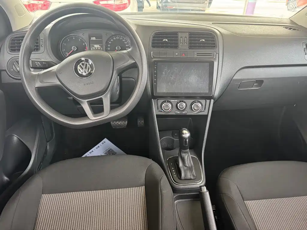Volkswagen Polo — миниатюра 9