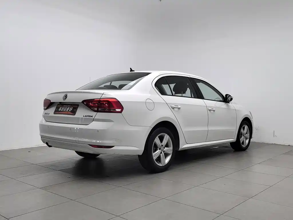 Volkswagen Lavida — миниатюра 2