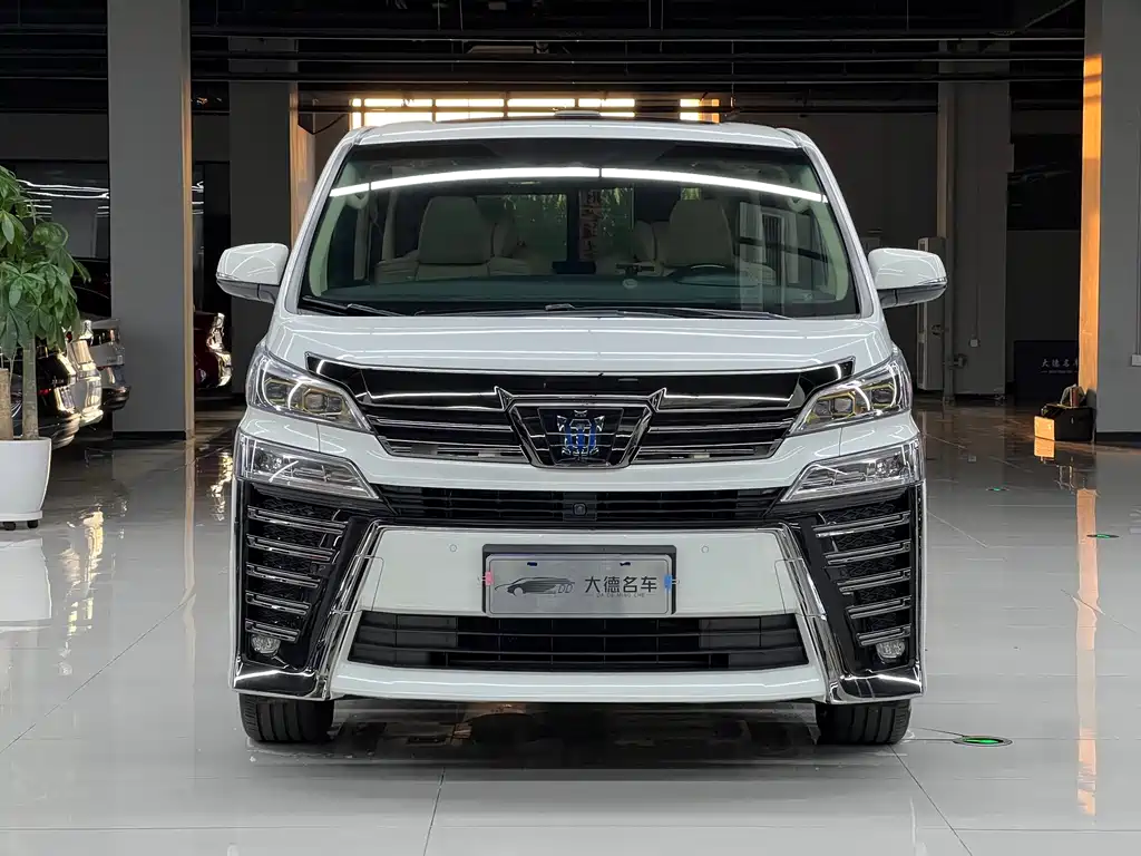Toyota Vellfire — миниатюра 2