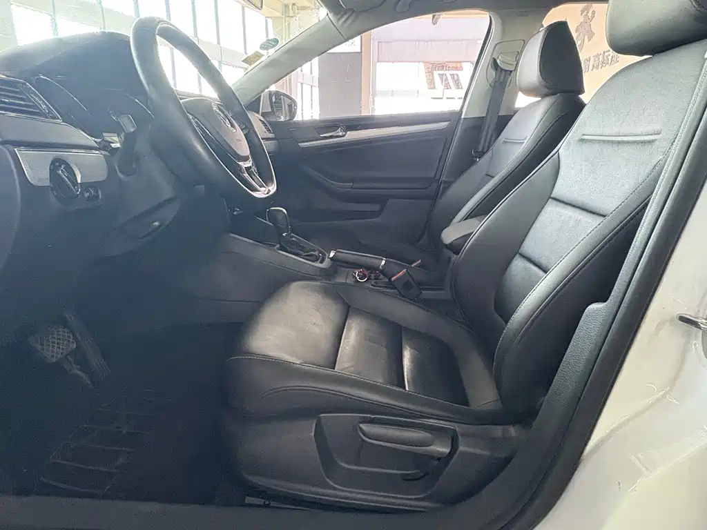 Volkswagen Sagitar — миниатюра 5