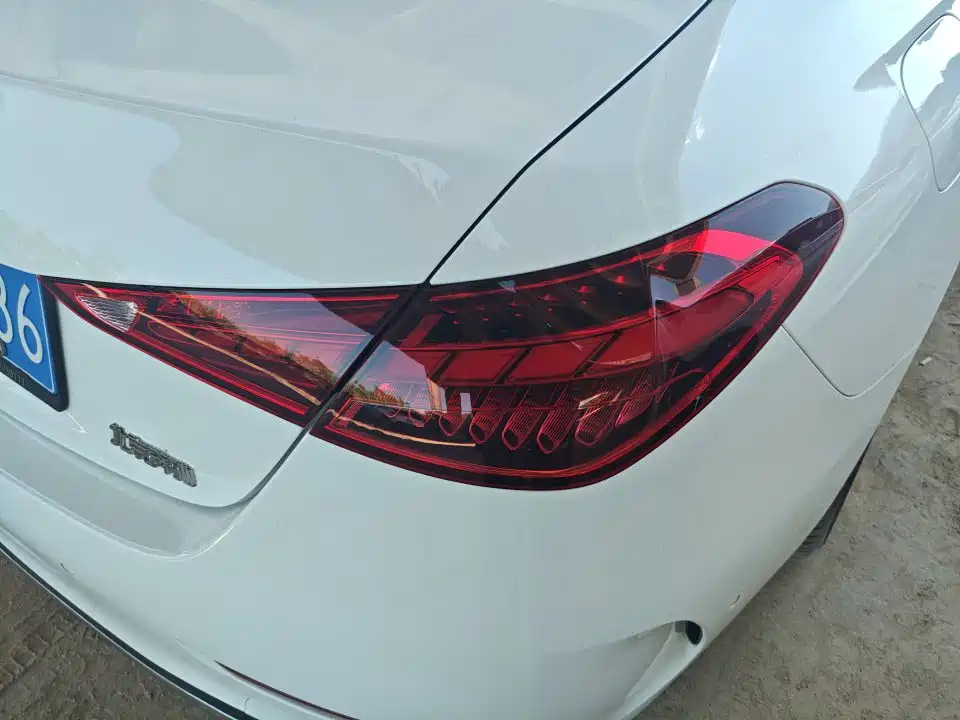 Mercedes-Benz C-Class — миниатюра 11