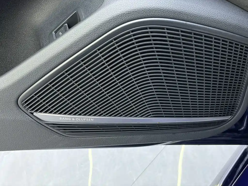 Audi RS 4 — миниатюра 6