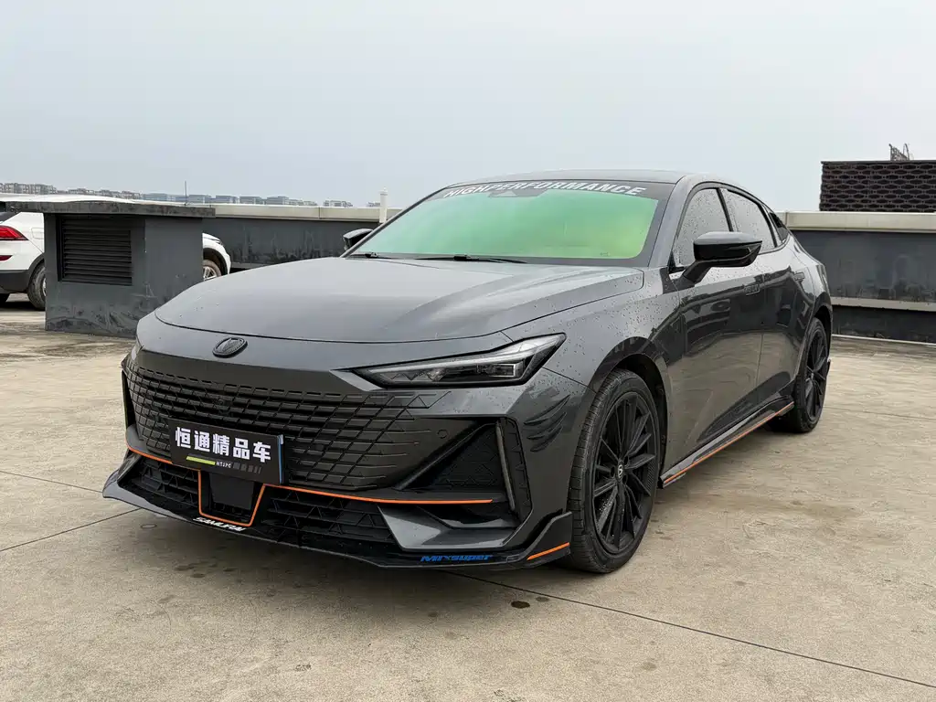 2023 Changan UNI-V - zdjęcie 1 z 17