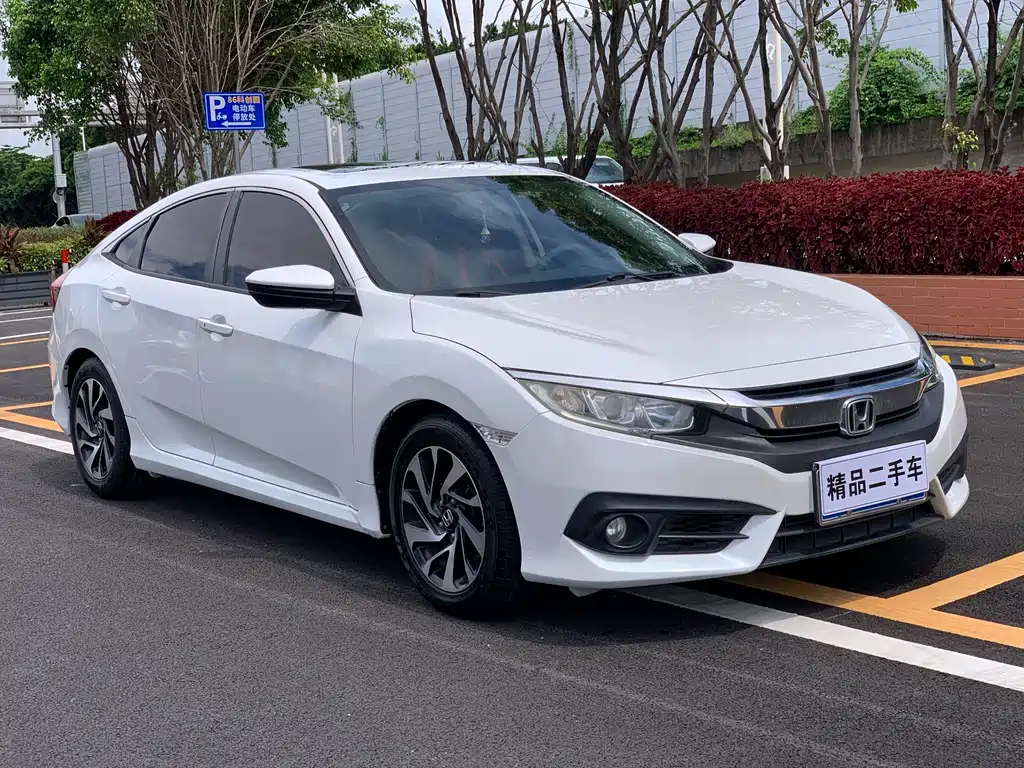 Honda Civic 2016 220TURBO CVT Luxury