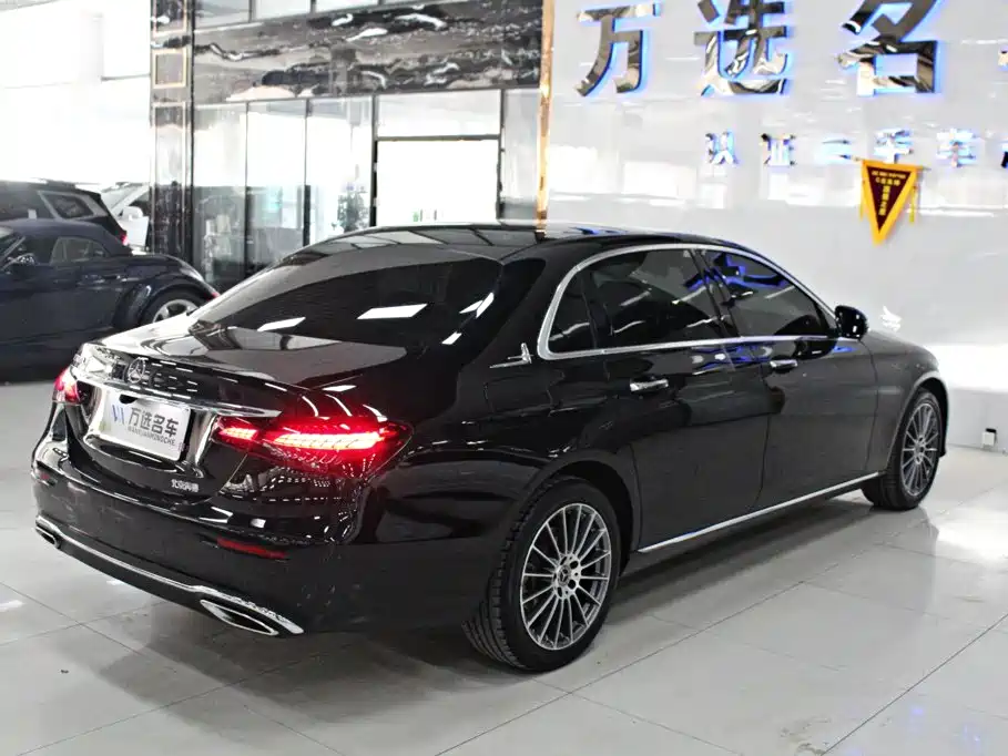 Mercedes-Benz E-Class — миниатюра 15