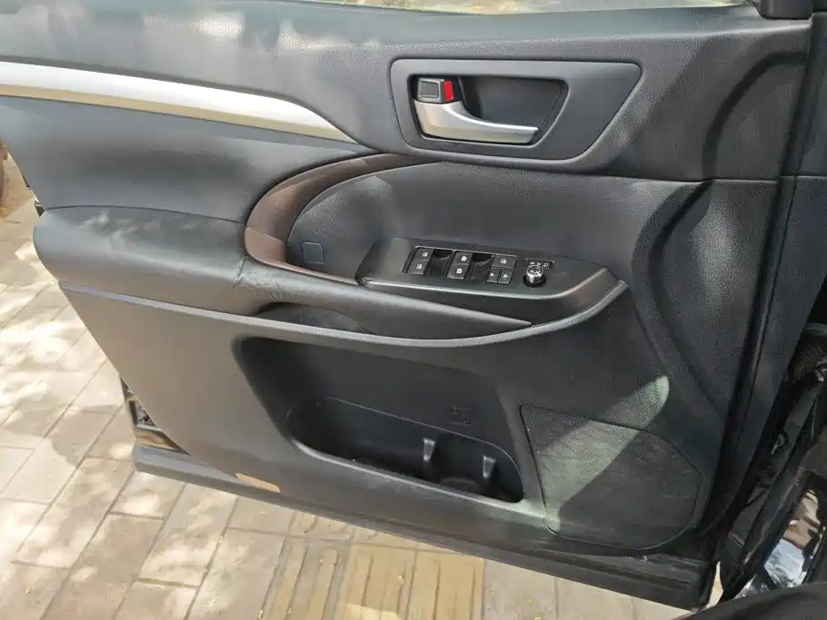Toyota Highlander — миниатюра 7