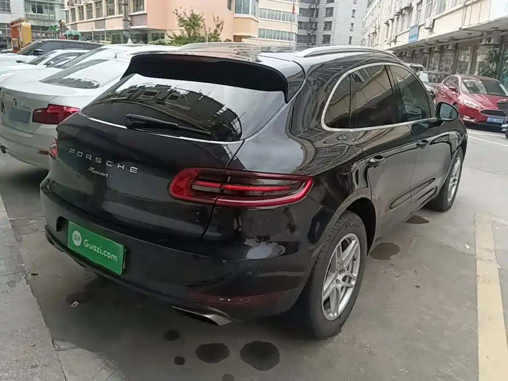 Porsche Macan — миниатюра 7