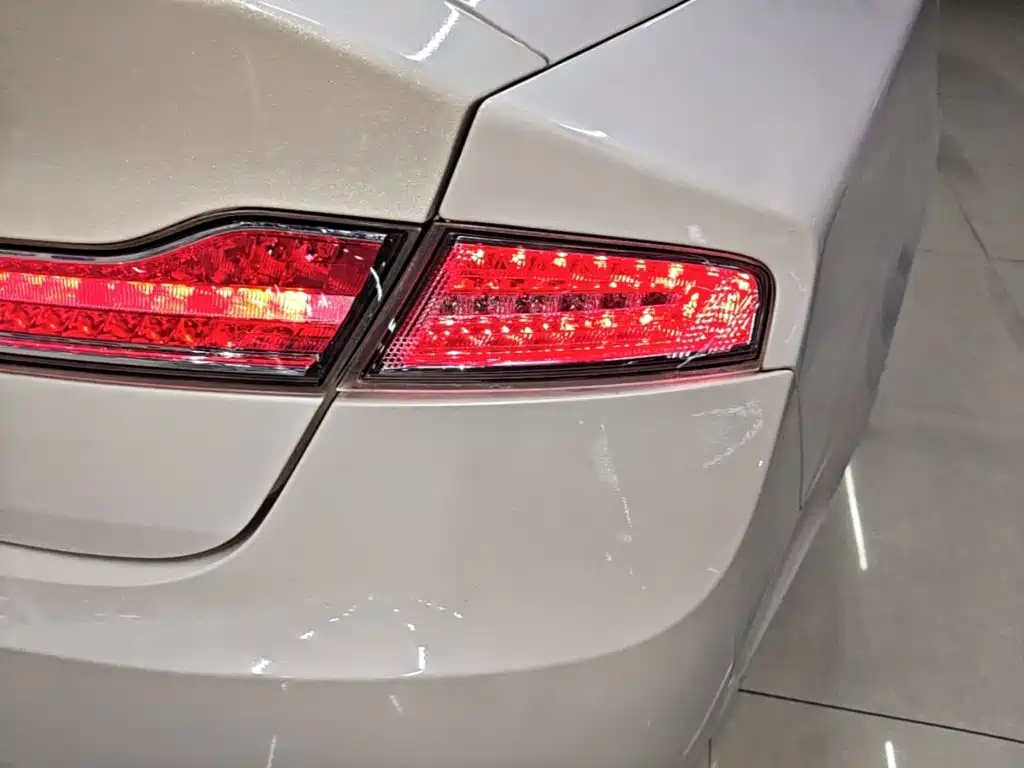 Lincoln MKZ — миниатюра 8