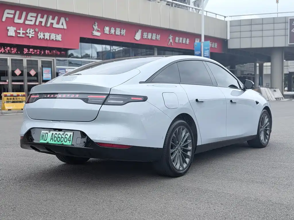 Leapmotor Leapmotor C01 — миниатюра 5