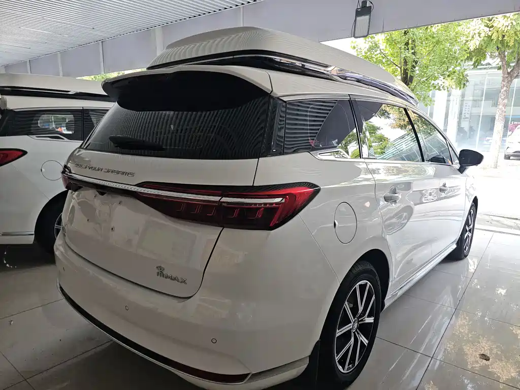 BYD MAX New Energy — миниатюра 9