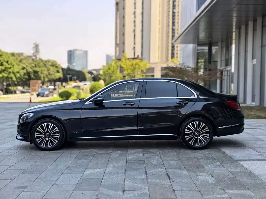 Mercedes-Benz C-Class — миниатюра 8