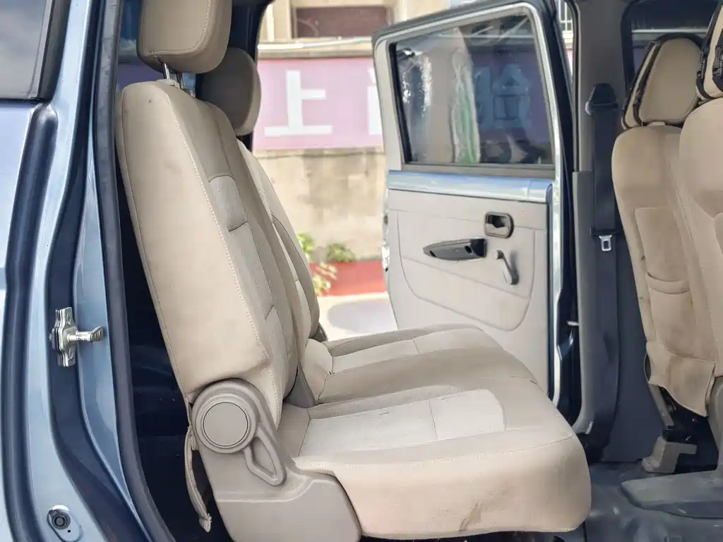 Wuling Hongguang — миниатюра 11