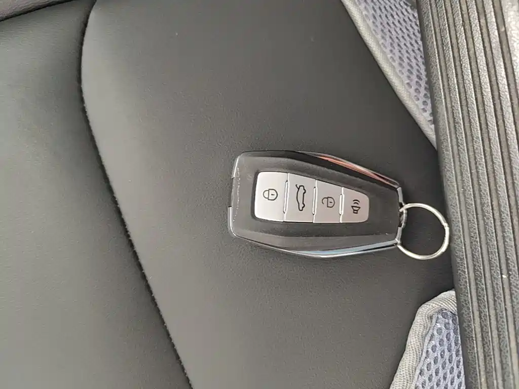 Geely Emgrand — миниатюра 9