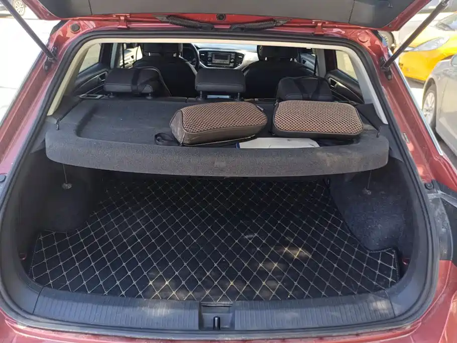 Volkswagen T-Roc — миниатюра 4