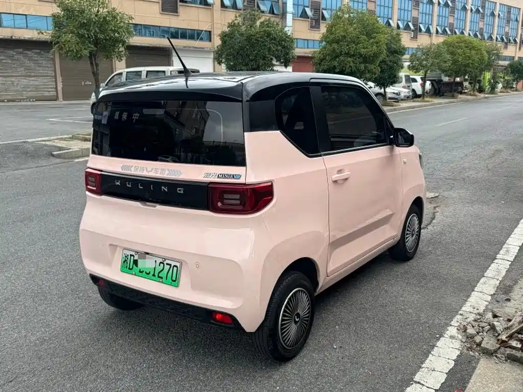 Wuling MINIEV — миниатюра 6