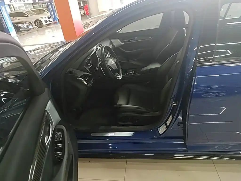 Cadillac CT5 — миниатюра 15