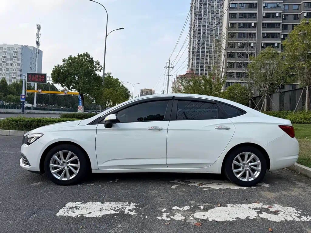 Buick Verano — миниатюра 7
