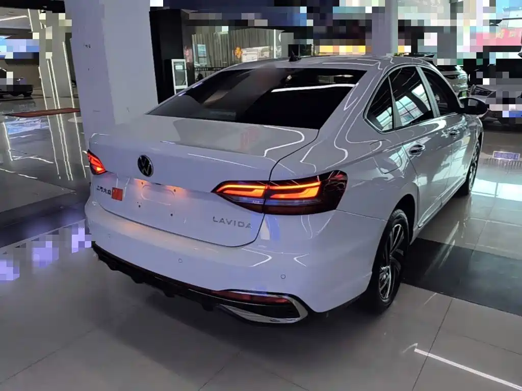 Volkswagen Lavida — миниатюра 7