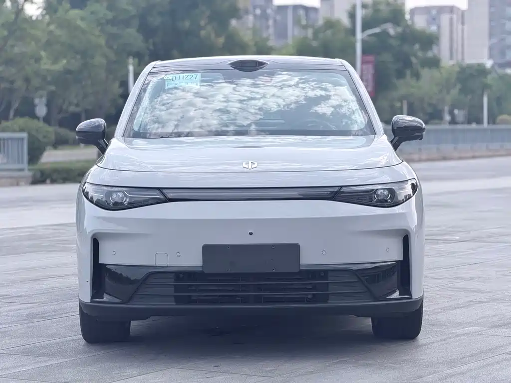 Leapmotor Leapmotor C10 — миниатюра 2