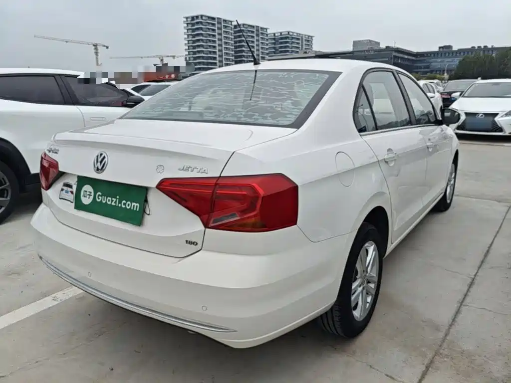 Volkswagen Jetta — миниатюра 7