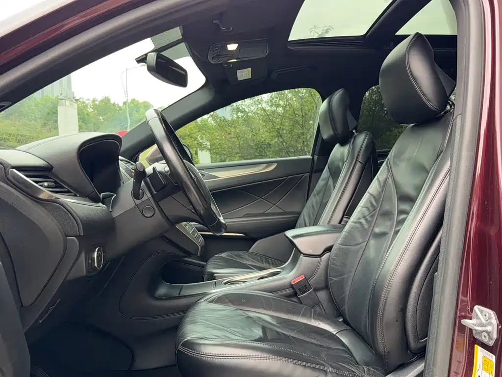 Lincoln MKC — миниатюра 11