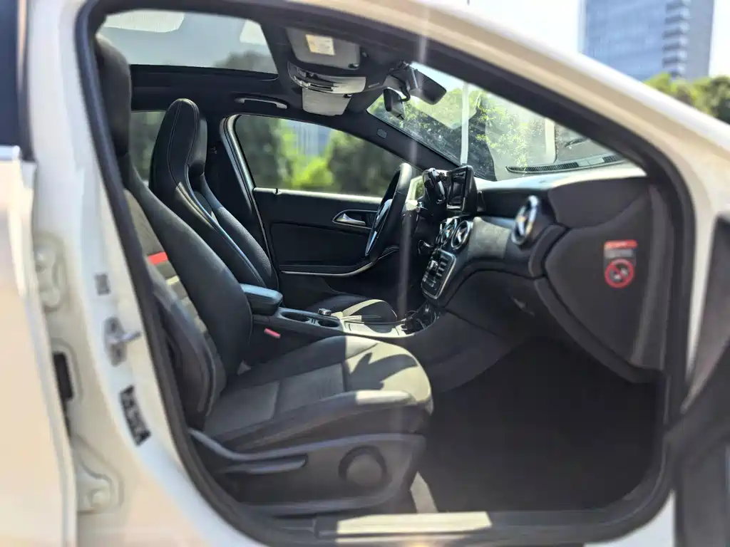 Mercedes-Benz A-Class (Import) — миниатюра 12