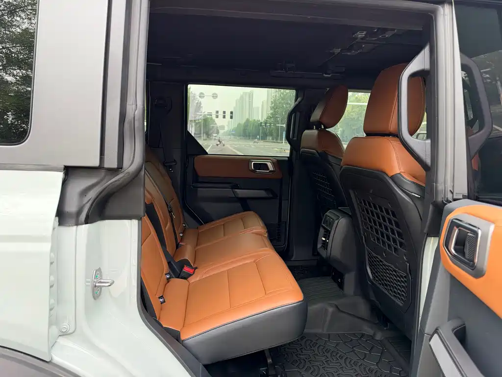 Ford Bronco — миниатюра 15