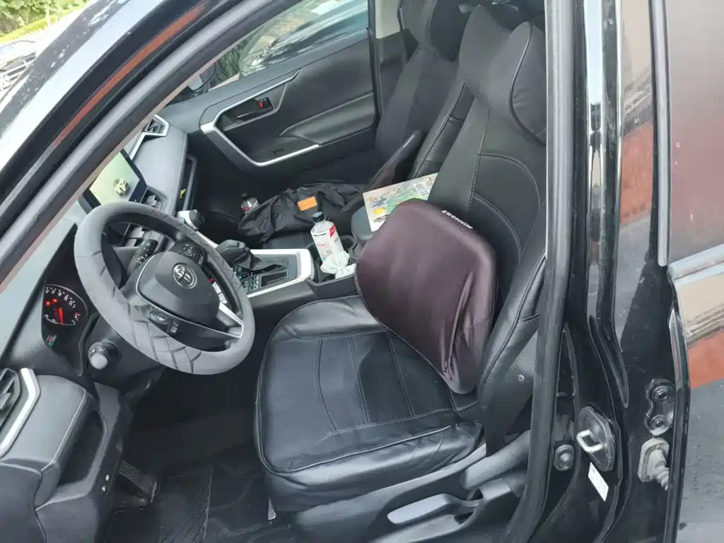 Toyota RAV4 — миниатюра 17