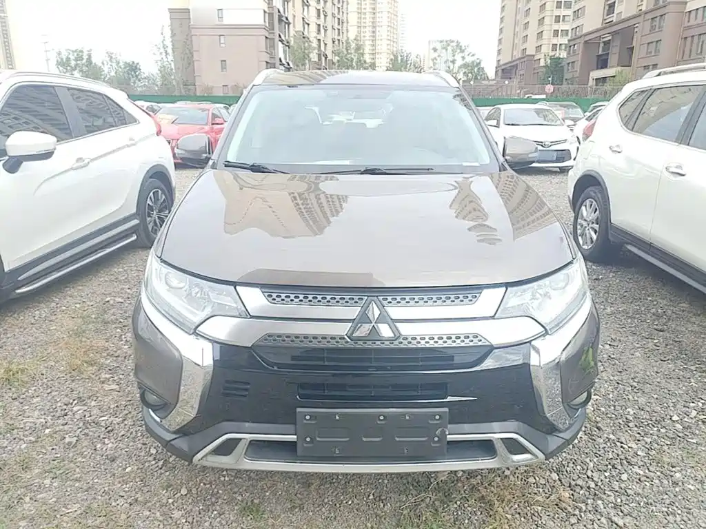 Mitsubishi Outlander — миниатюра 3