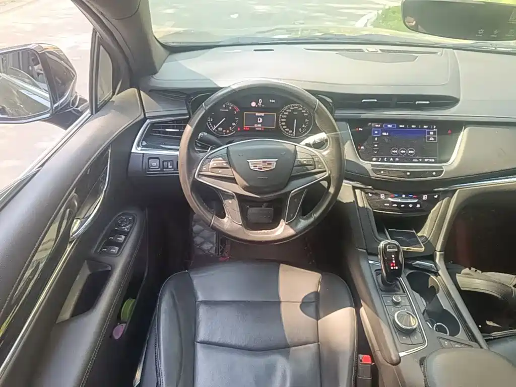 Cadillac XT5 — миниатюра 11