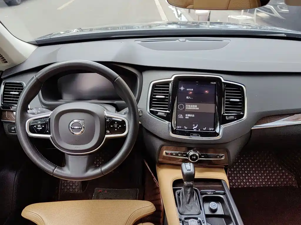 Volvo XC90 2015 T6 7 мест