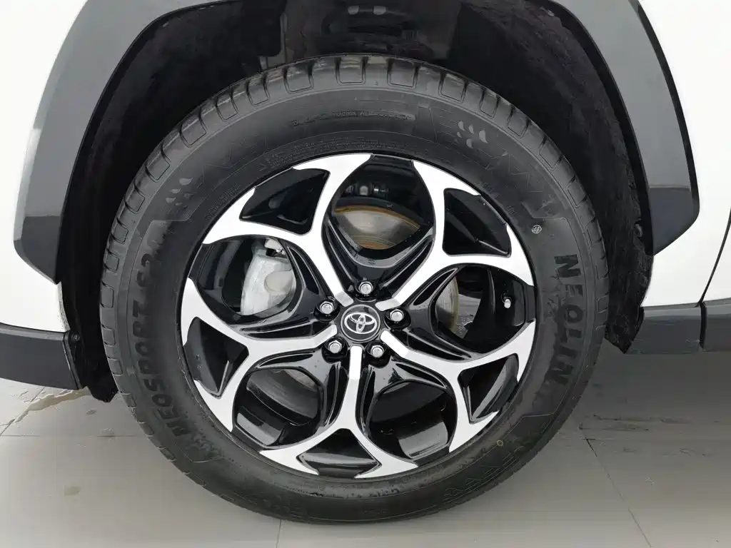 Toyota Wildlander New Energy — миниатюра 17