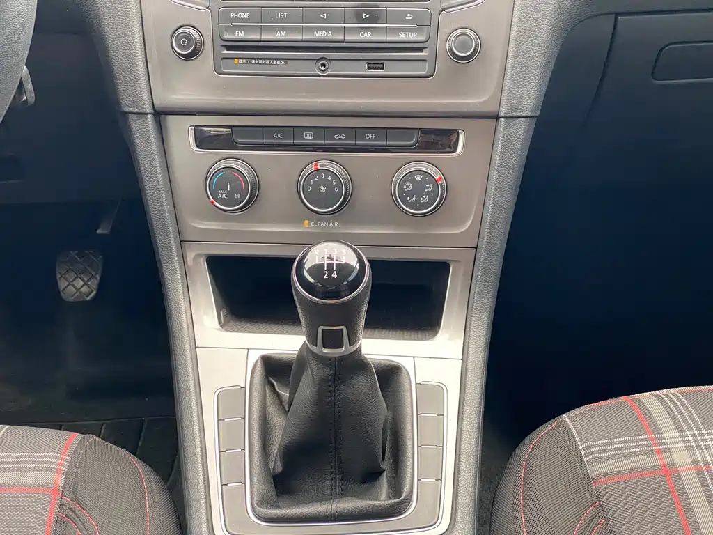 Volkswagen Golf — миниатюра 14