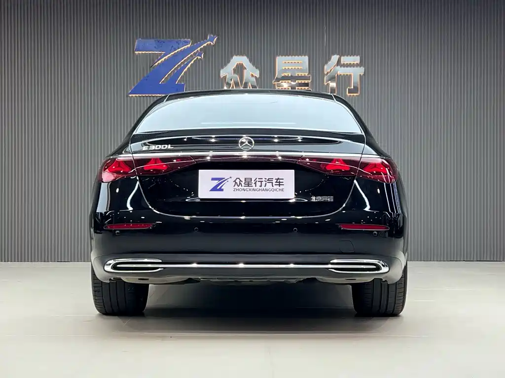 Mercedes-Benz E-Class — миниатюра 3