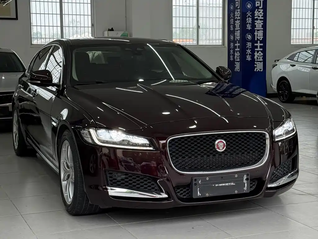 Jaguar XFL — миниатюра 2