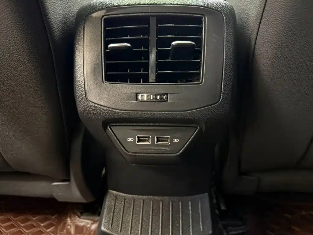 Volkswagen T-Roc — миниатюра 19