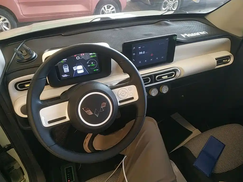 Wuling MINIEV — миниатюра 10