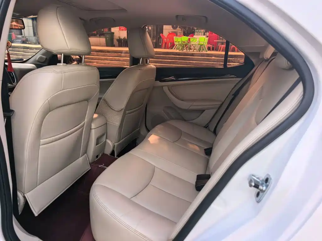 Roewe 360 — миниатюра 13