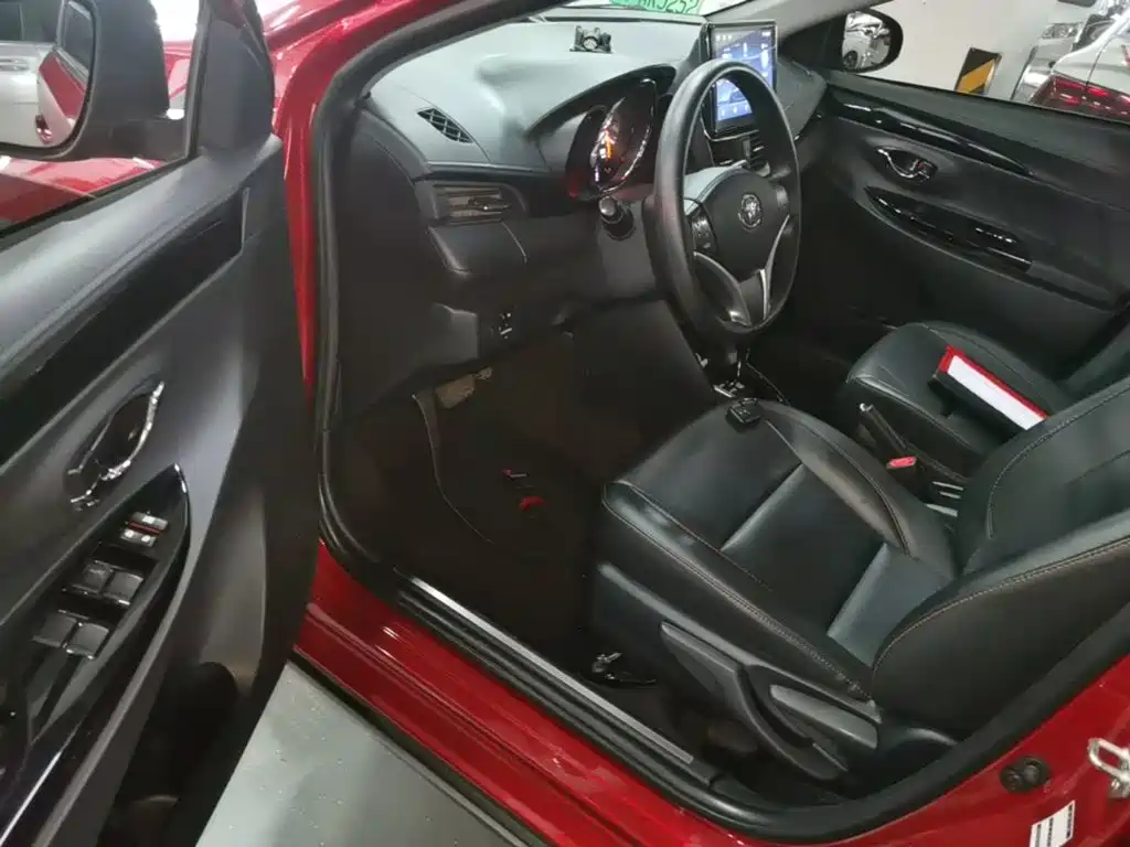 Toyota Yaris L — миниатюра 15