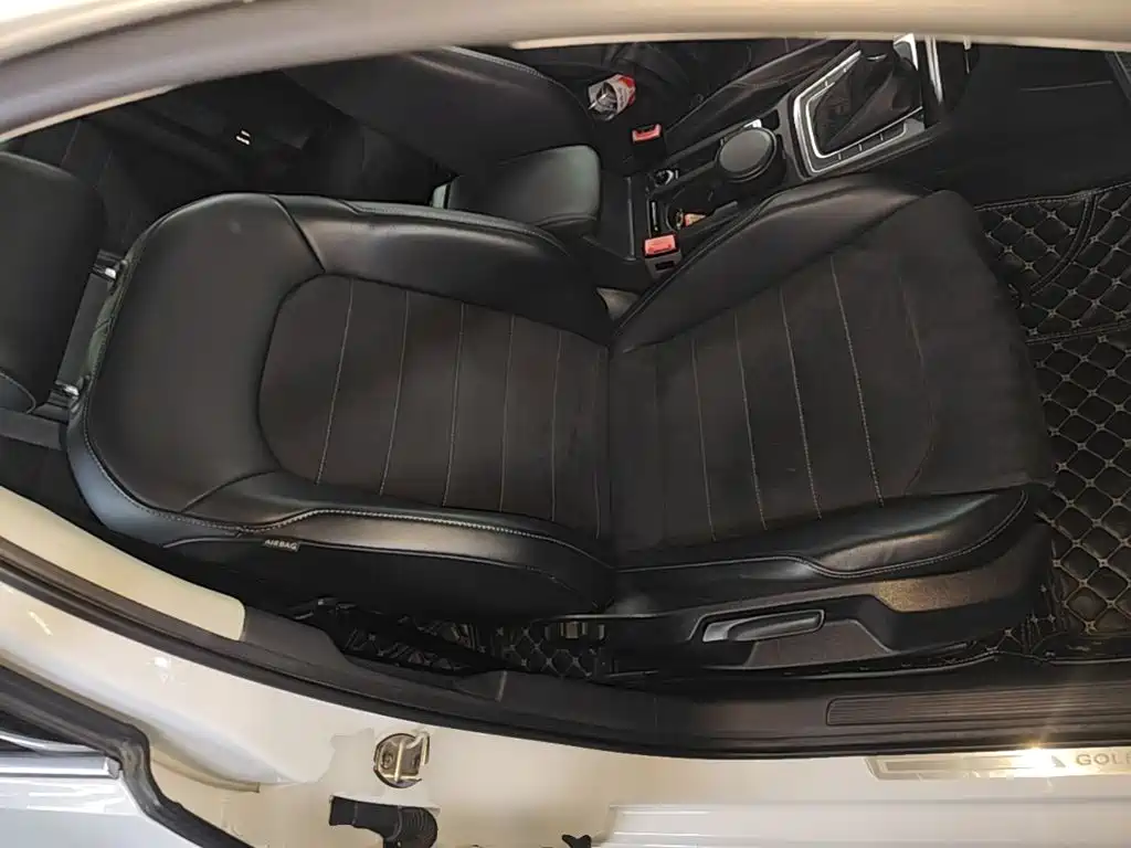 Volkswagen Golf — миниатюра 25