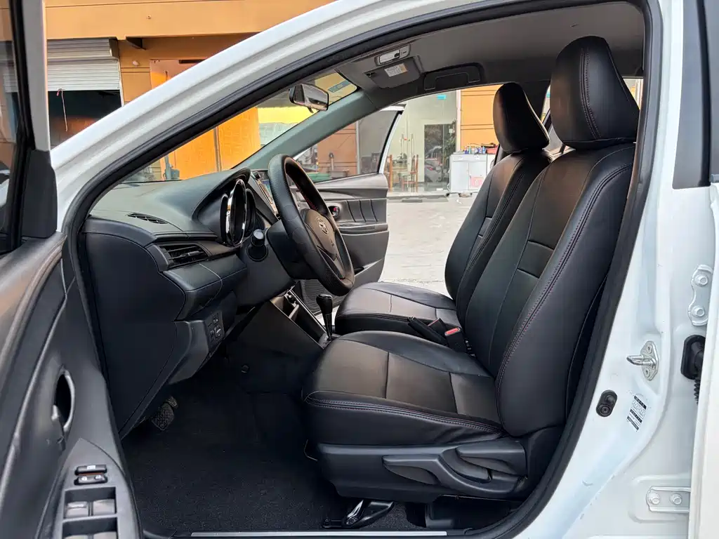 Toyota Yaris L — миниатюра 5