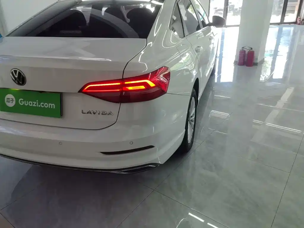 Volkswagen Lavida — миниатюра 8