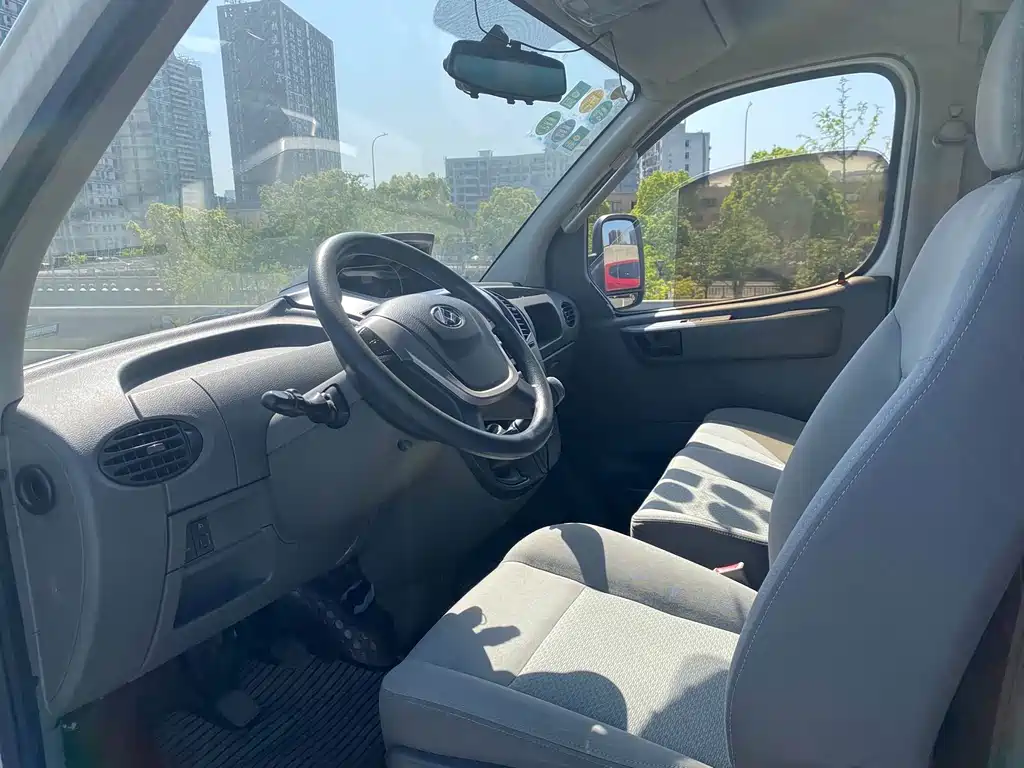MAXUS V80 — миниатюра 6