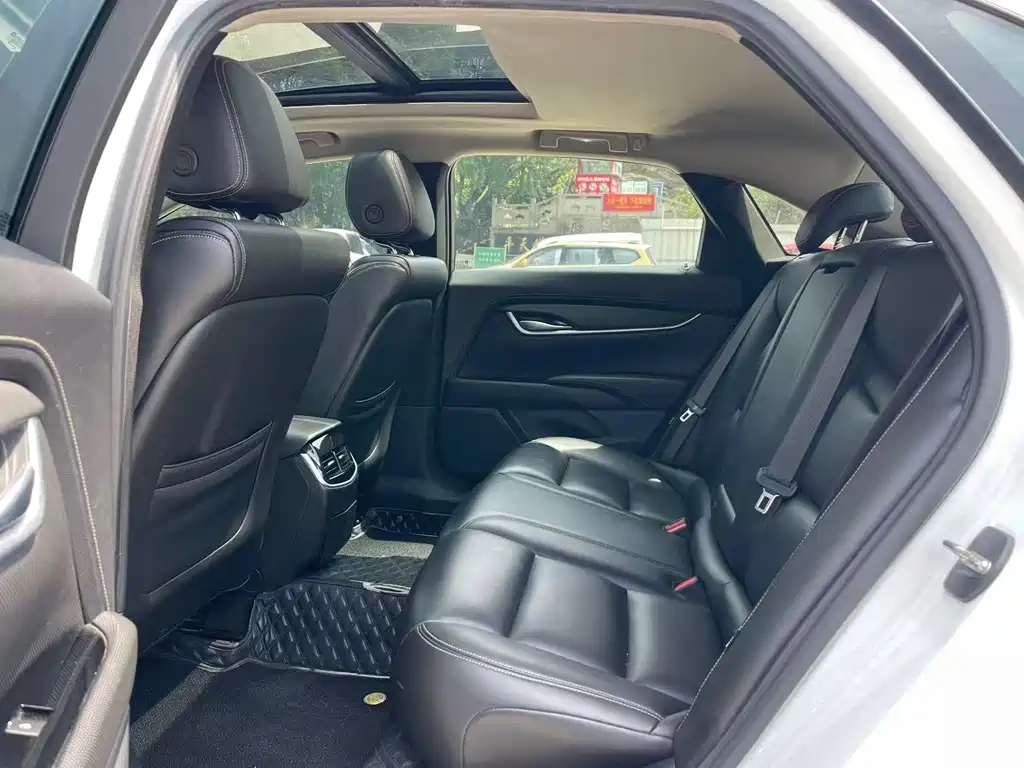 Cadillac XTS — миниатюра 6