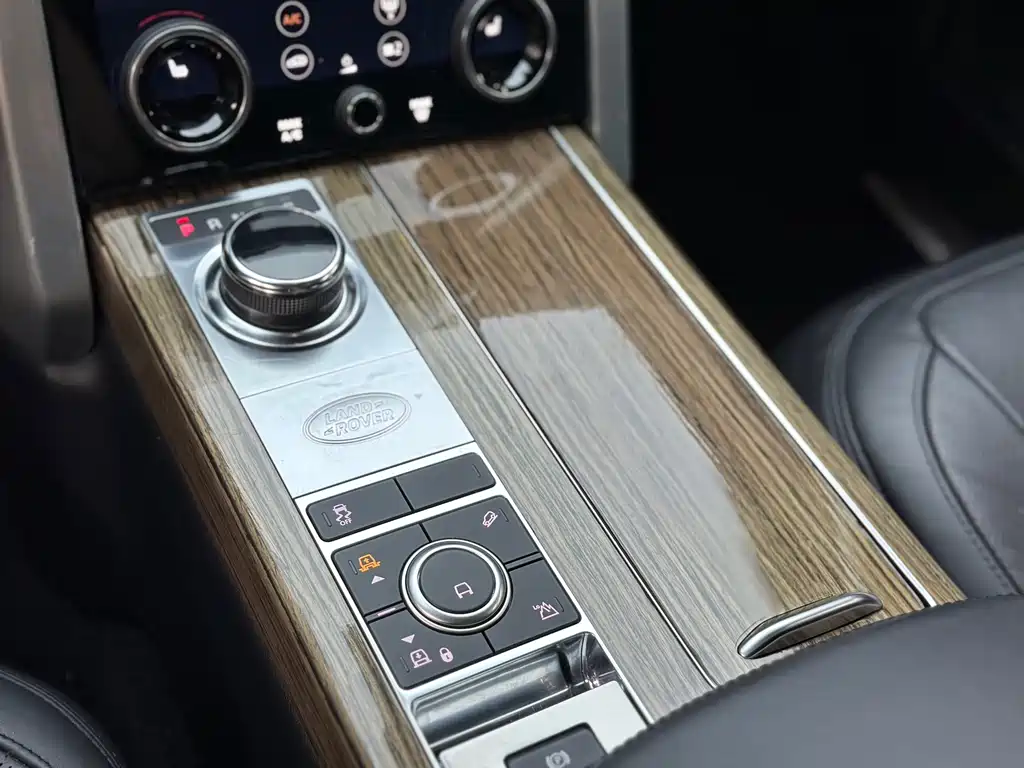 Land Rover Range Rover — миниатюра 16