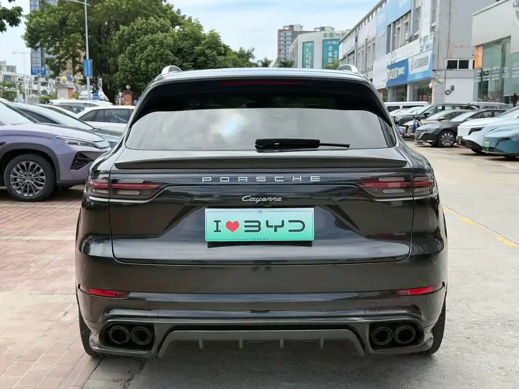 Porsche Cayenne — миниатюра 5