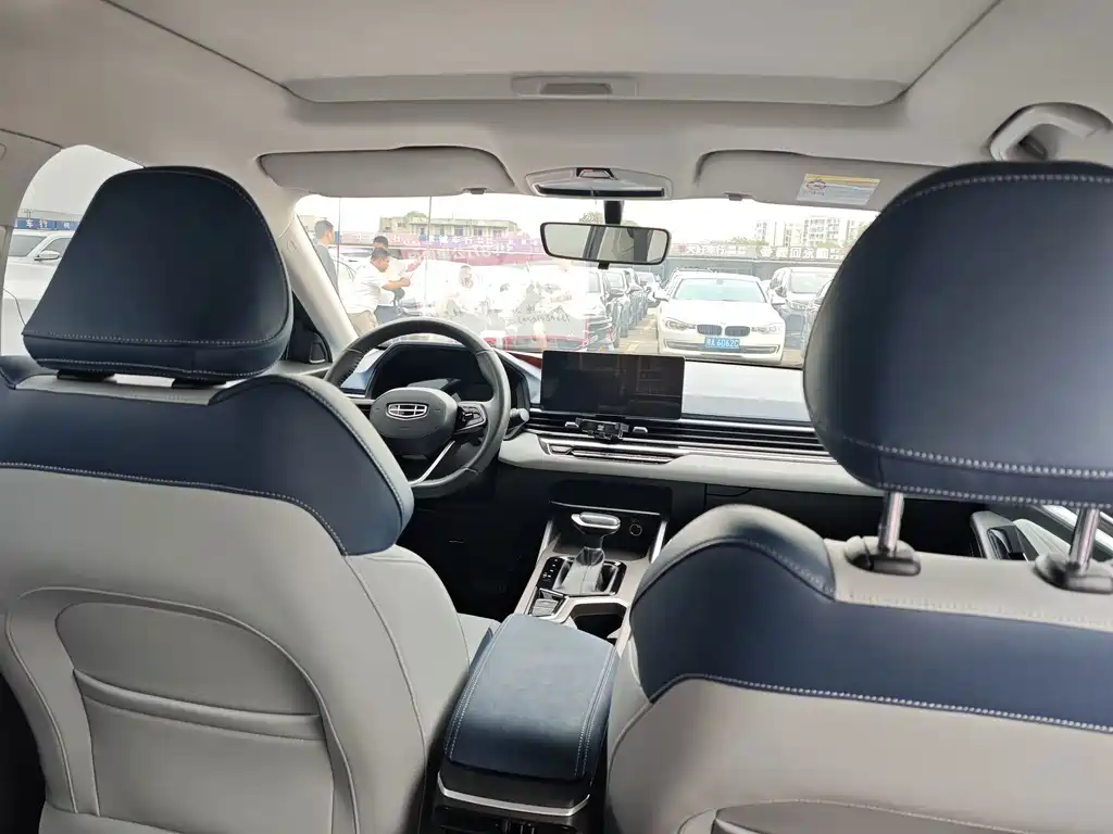 Geely Emgrand — миниатюра 7