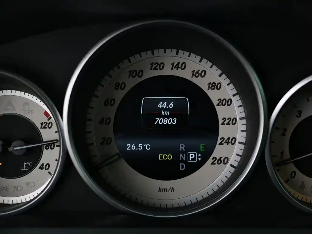 Mercedes-Benz E-Class (Import) — миниатюра 6