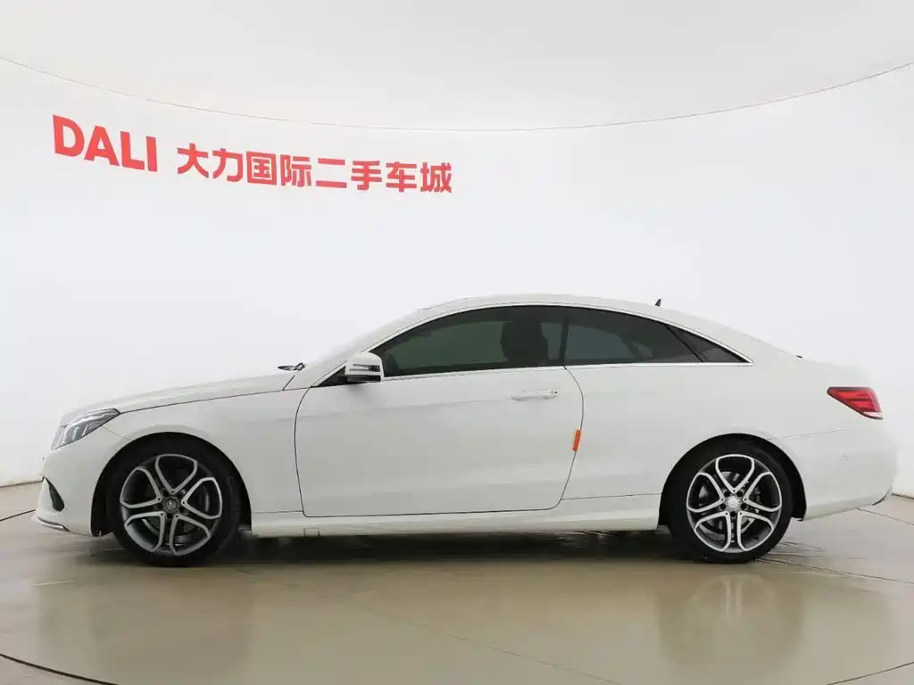 Mercedes-Benz E-Class (Import) — миниатюра 4