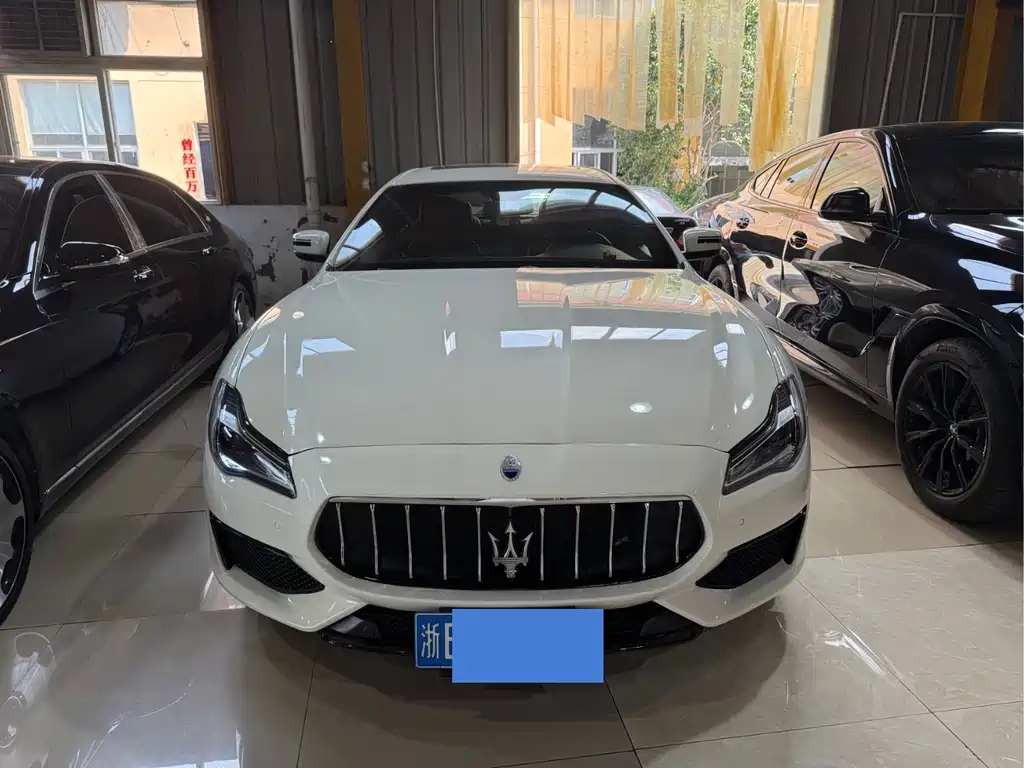 Maserati Quattroporte — миниатюра 2